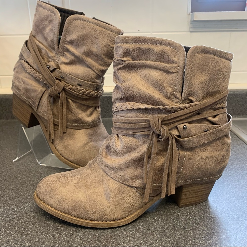 POPS Women’s Faux Suede Embellished Booties Size 10